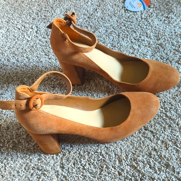 Camel marc Fisher block heel size 9.5 - Picture 2 of 8